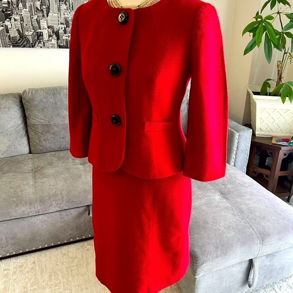 🔥Ann Taylor Elegant Skirt Suit🔥 - Picture 2 of 15